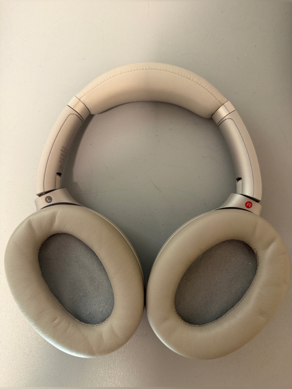 Sony AH-1000XM3 Noise Cancelling Over-Ear Headphones in Cream - Picture 5 of 7